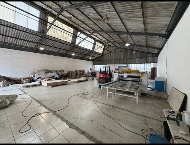 331M² WAREHOUSE TO LET IN GANTS PLAZA